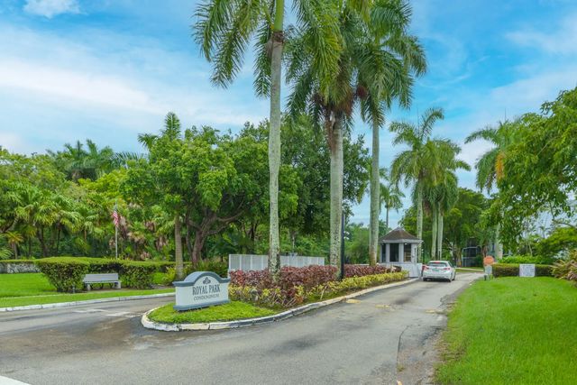 3 of 27 - 101 Royal Park Drive #1c, Oakland Park, FL
