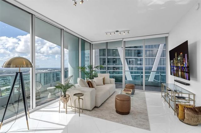 4 of 29 - 900 Biscayne Boulevard #4412, Miami, FL
