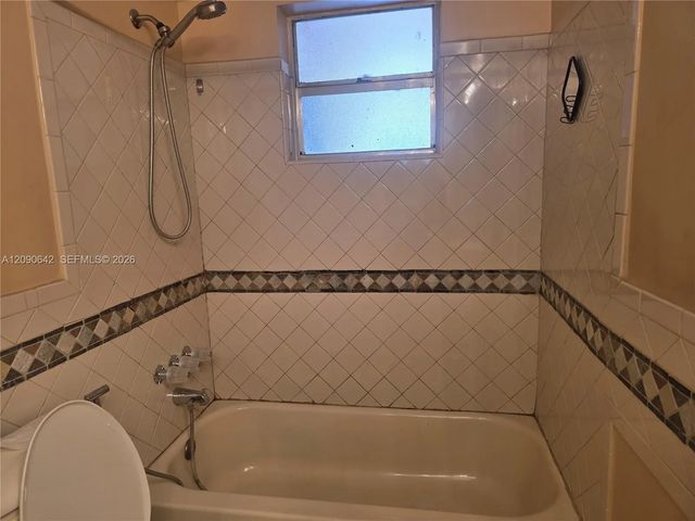 5 of 7 - 1304 Ne 191st Street #a-128, Miami, FL