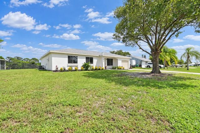 3 of 36 - 1697 Se Burgundy Lane, Port St. Lucie, FL