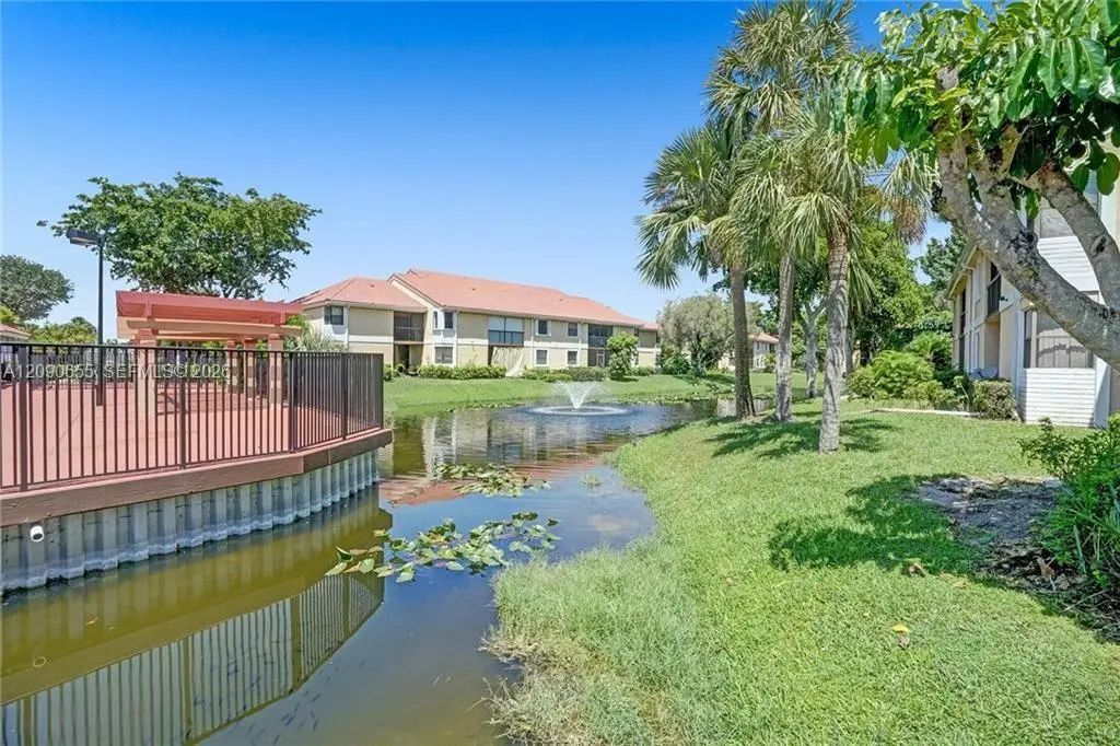5821 Riverside Drive #304b2, Coral Springs