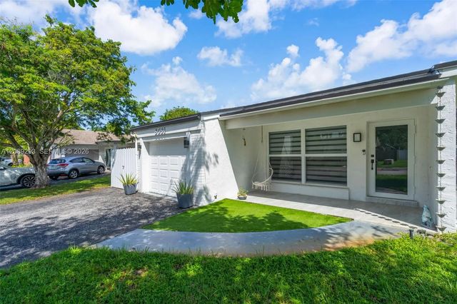 3 of 33 - 8531 Nw 8th Street, Pembroke Pines, FL
