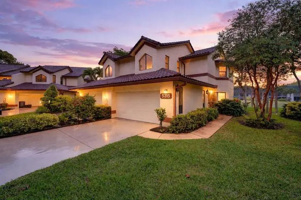 5315 10th Fairway Drive #2, Delray Beach
