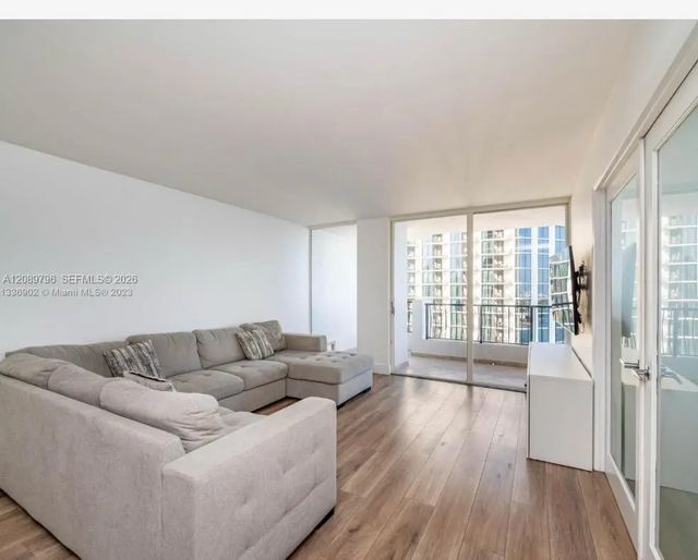 4 of 17 - 555 Ne 15th Street #26e, Miami, FL