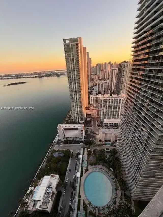 5 of 18 - 650 Ne 32nd Street #4406, Miami, FL