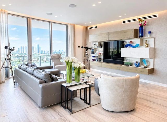 4 of 32 - 17111 Biscayne Boulevard #2210, North Miami Beach, FL