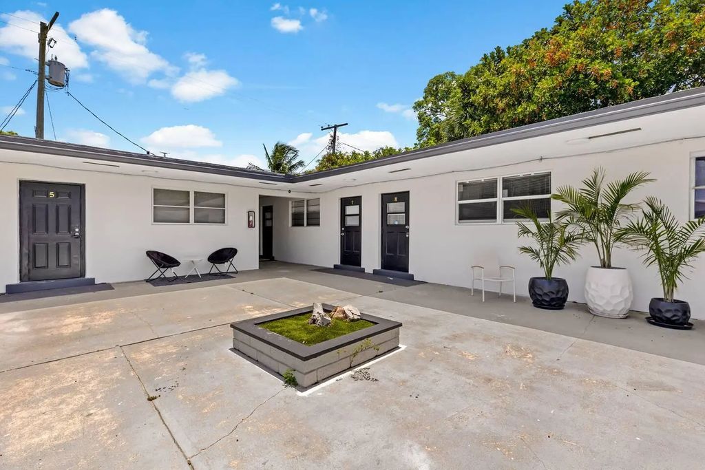 1826 Sherman Street #apt 8, Hollywood