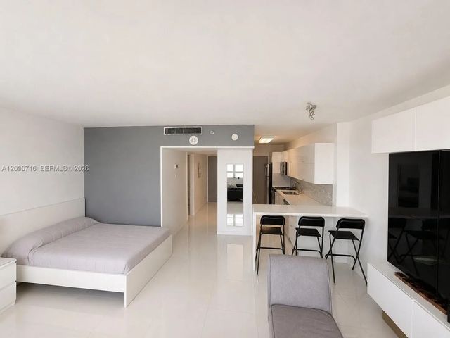 2 of 20 - N/A, Miami Beach, FL
