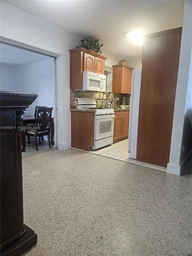 4 of 15 - 5318 W 4th Lane, Hialeah, FL