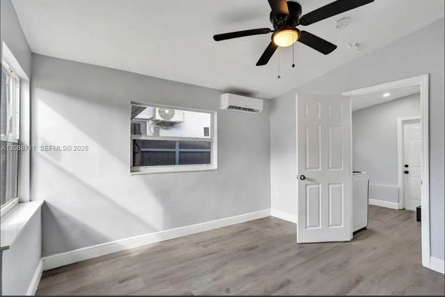 3 of 26 - 3633 Sw 12th Court, Fort Lauderdale, FL