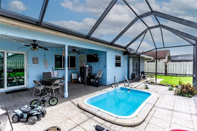 3 of 24 - 6990 Nw 23rd Street, Margate, FL