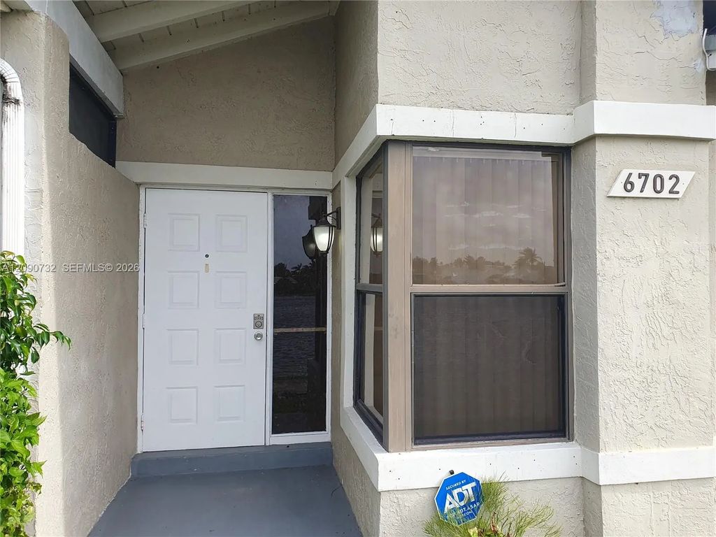 6702 Sw 152nd Place, Miami