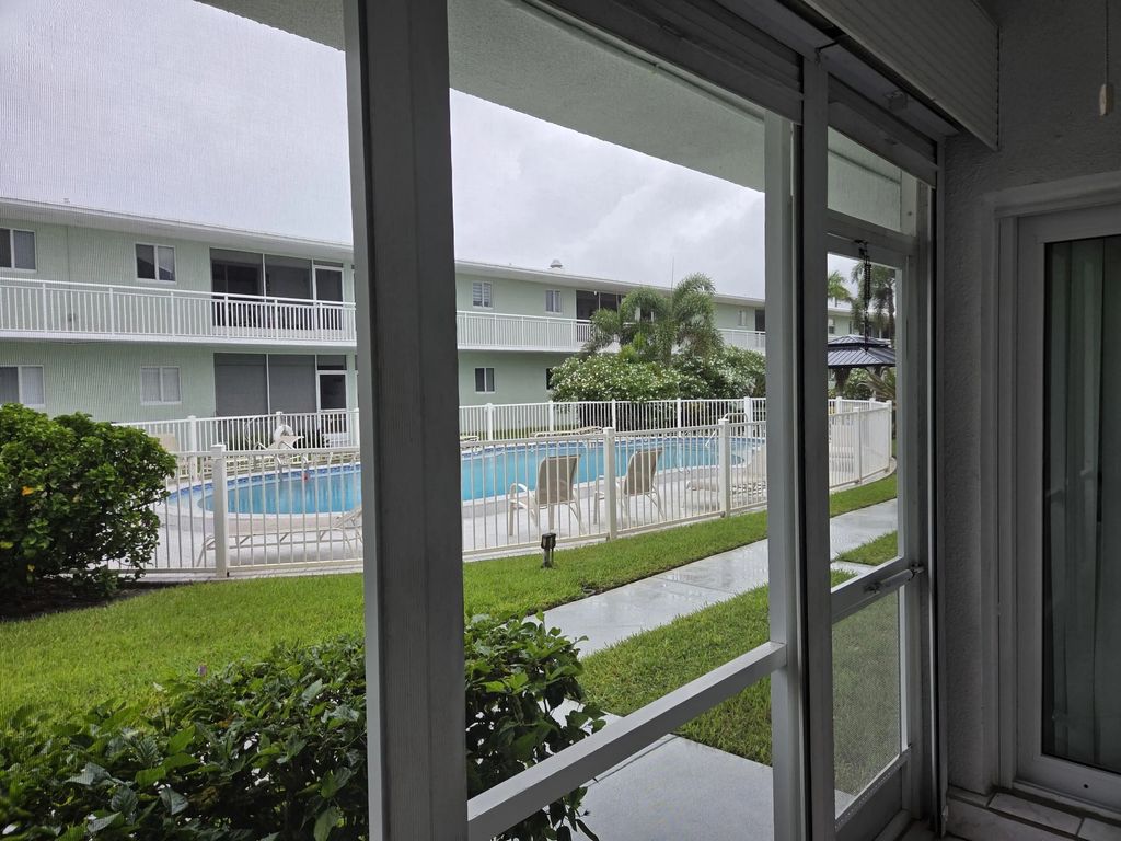 2100 Ne 38th Street #110, Lighthouse Point