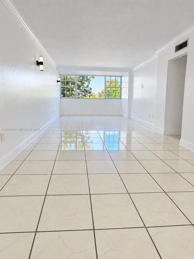 816 Nw 87th Avenue #203, Miami