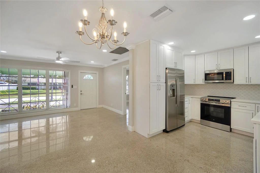 917 Se 15th Court, Deerfield Beach