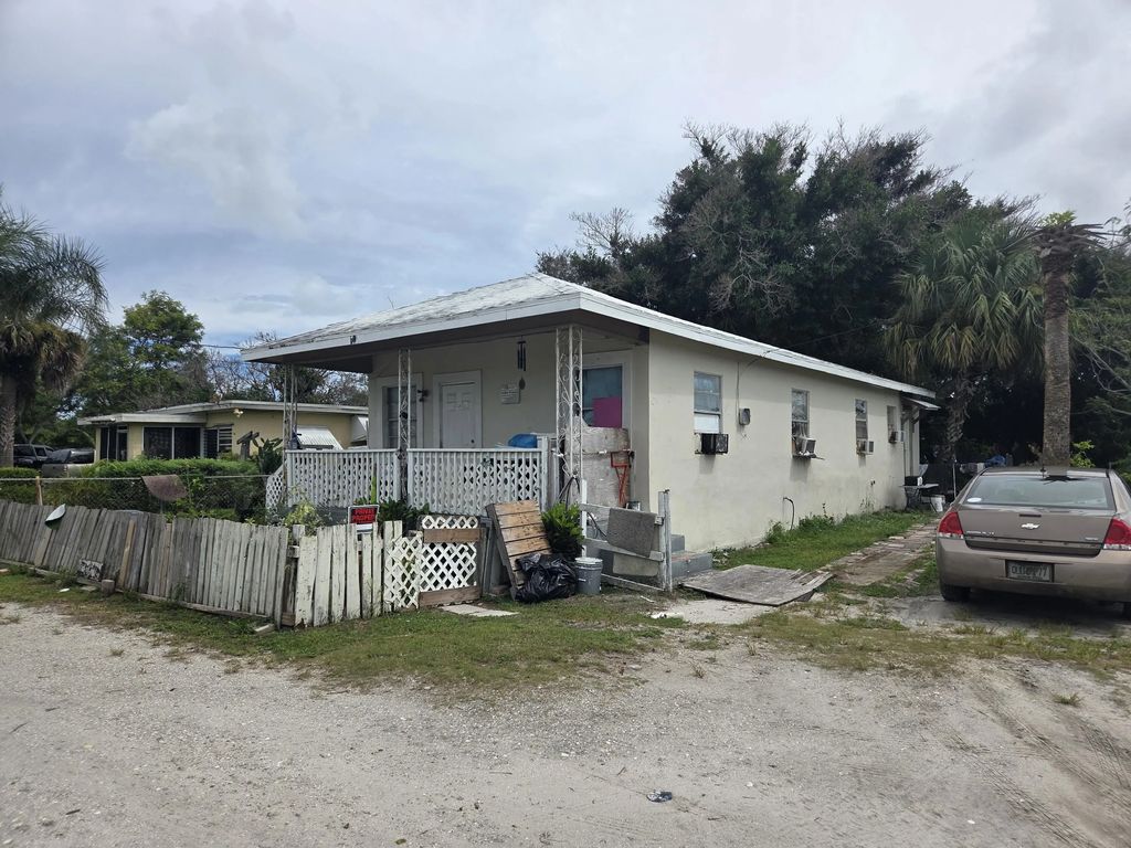 918 N 10th Street, Fort Pierce
