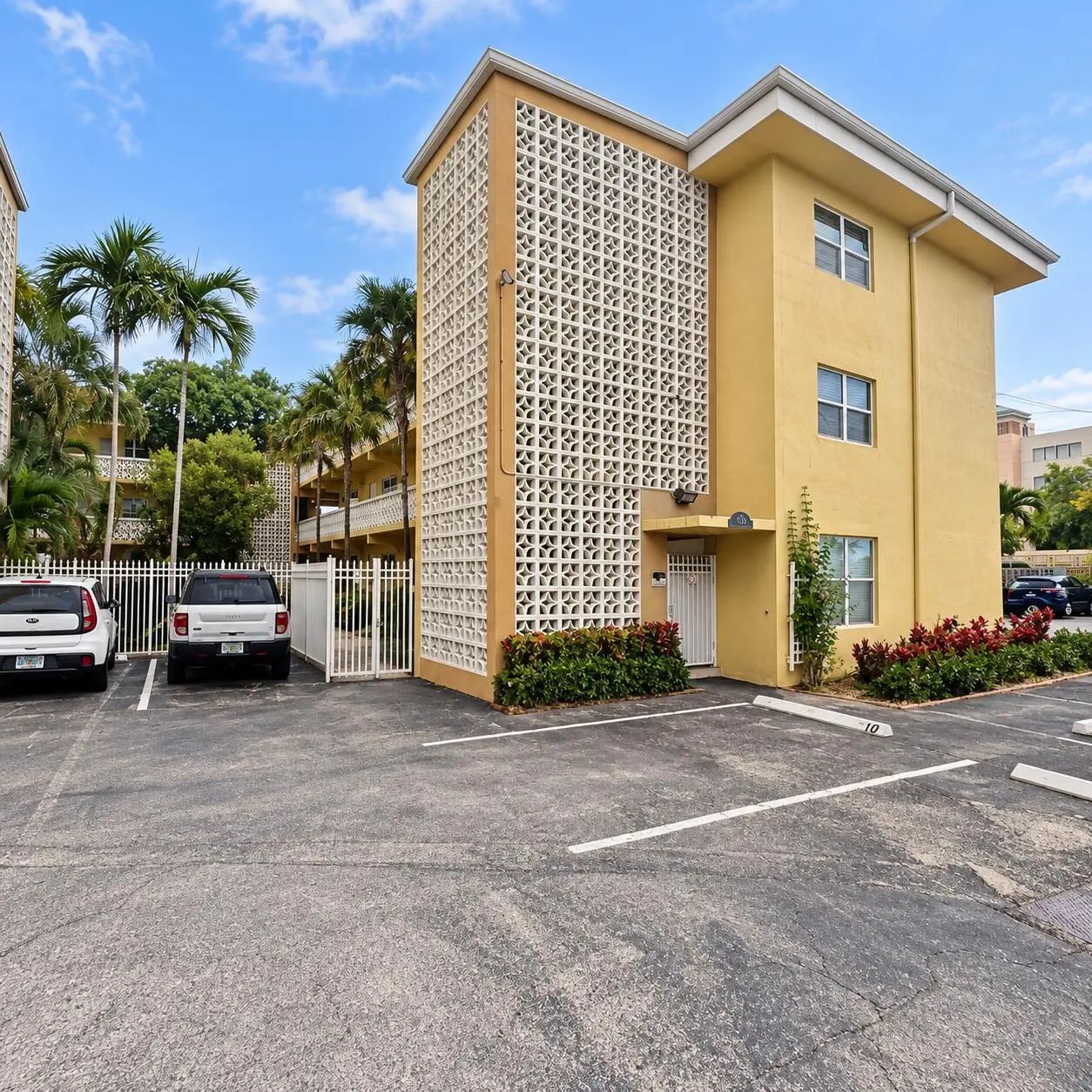 815 Middle River Drive #110, Fort Lauderdale