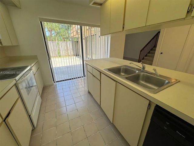 2 of 32 - 719 Mill Valley Place #719, West Palm Beach, FL