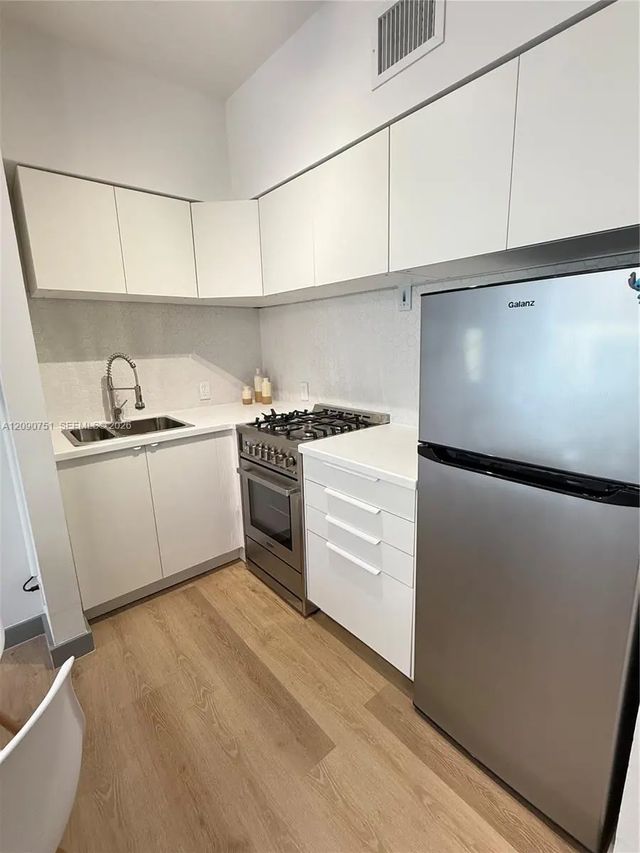 2 of 19 - 1320 Drexel Avenue #302, Miami Beach, FL