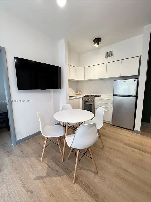 3 of 19 - 1320 Drexel Avenue #302, Miami Beach, FL