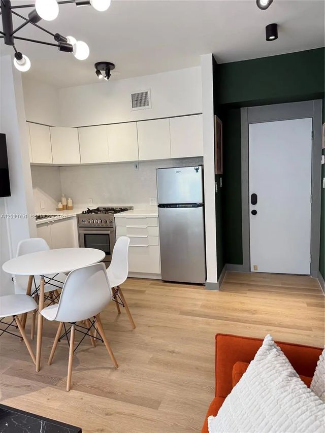 4 of 19 - 1320 Drexel Avenue #302, Miami Beach, FL