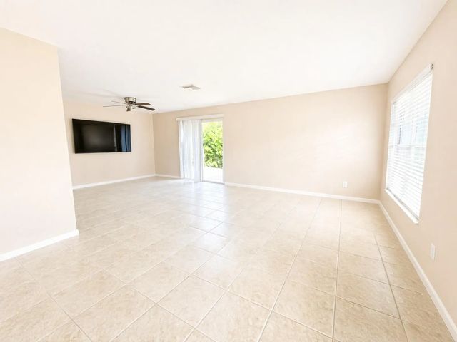 5 of 19 - 4725 Se Teri Place, Stuart, FL