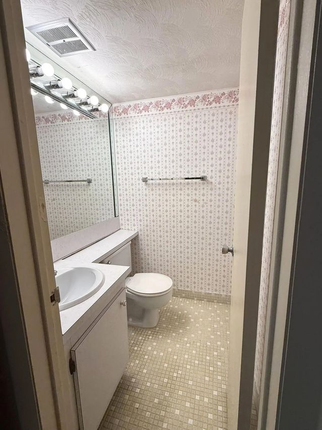 4 of 12 - 806 Se 7th Street #308, Deerfield Beach, FL