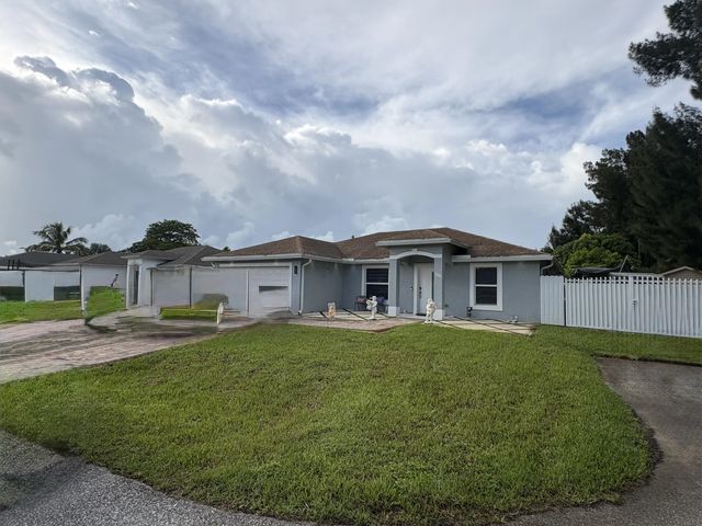 2 of 35 - 3941 Tropical Way, Palm Springs, FL