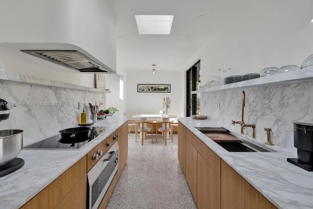 3 of 38 - 4450 Sw 62nd Court, Miami, FL