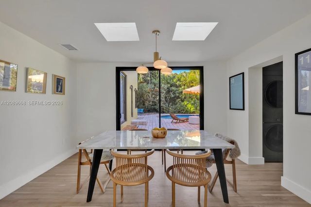 4 of 38 - 4450 Sw 62nd Court, Miami, FL