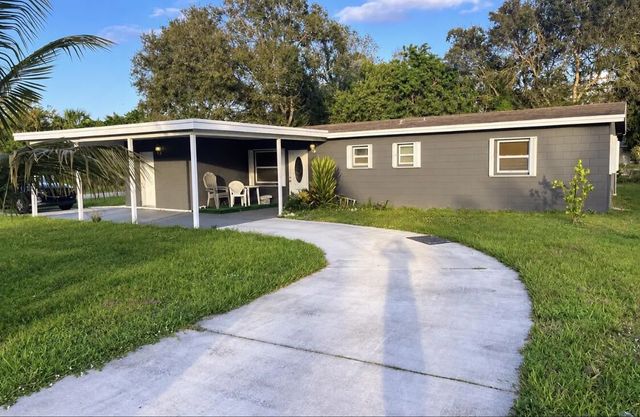 2 of 22 - 110 N 40th Street, Fort Pierce, FL