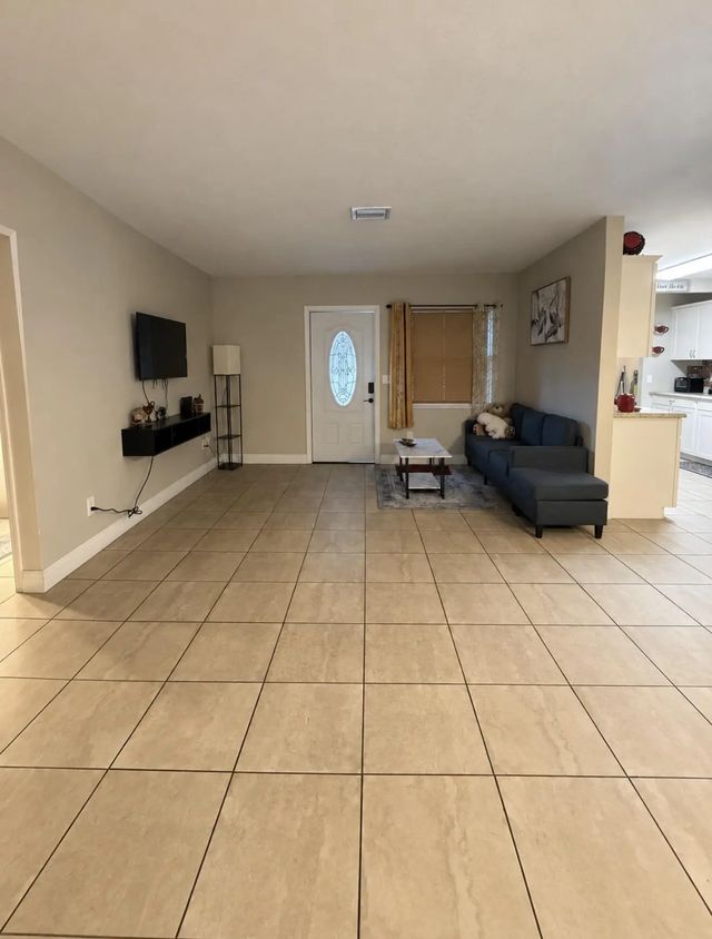 5 of 22 - 110 N 40th Street, Fort Pierce, FL