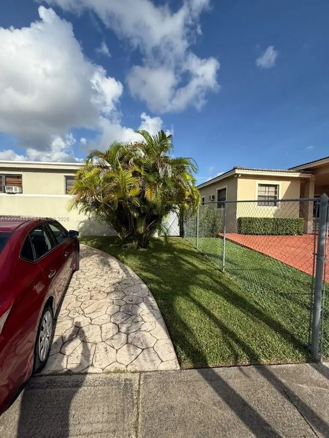 4 of 8 - 3121 Sw 84th Court, Miami, FL