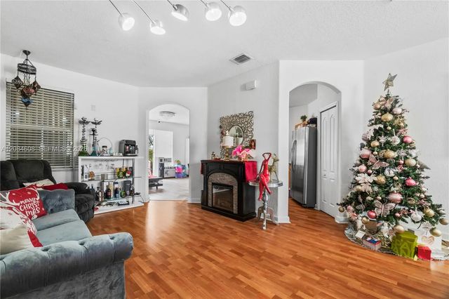 3 of 30 - 8739 Nw 109th Court, Doral, FL