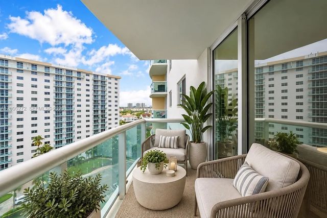 4 of 23 - 19380 Collins Avenue #1023, Sunny Isles Beach, FL