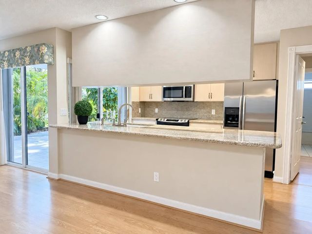 5 of 46 - 8404 Chapman Oak Court, Palm Beach Gardens, FL