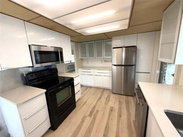 4 of 28 - 1666 Sw 85th Avenue, Davie, FL