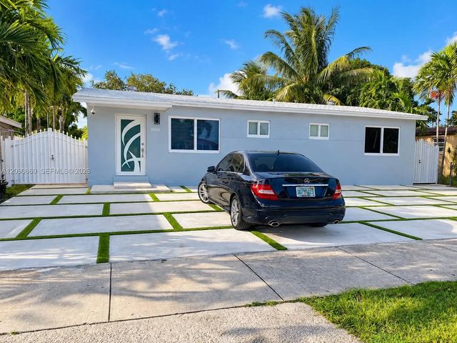 2 of 28 - 10665 Sw 6 Street, Miami, FL