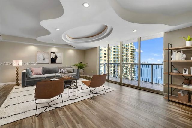 1200 Brickell Bay Drive #3001, Miami