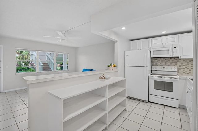 591 Fanshaw O, Boca Raton