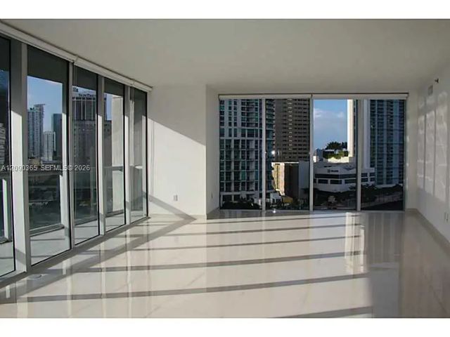 5 of 13 - 465 Brickell Avenue #3002, Miami, FL