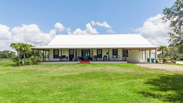 8661 E Center Street, Okeechobee