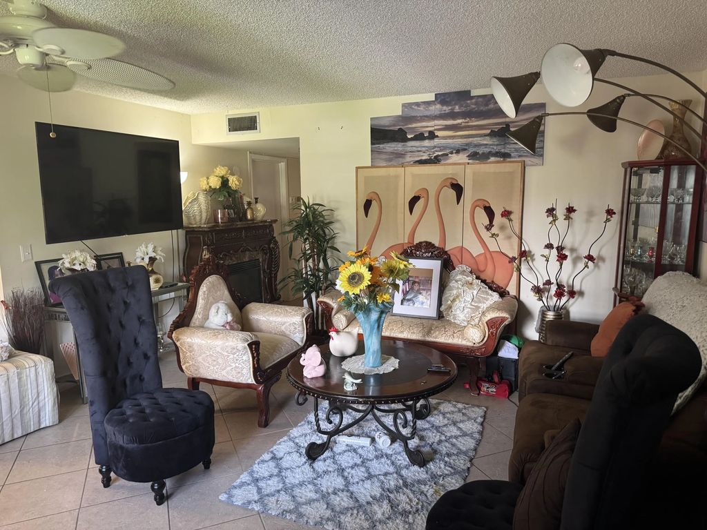 58 Woodland Drive #102, Vero Beach