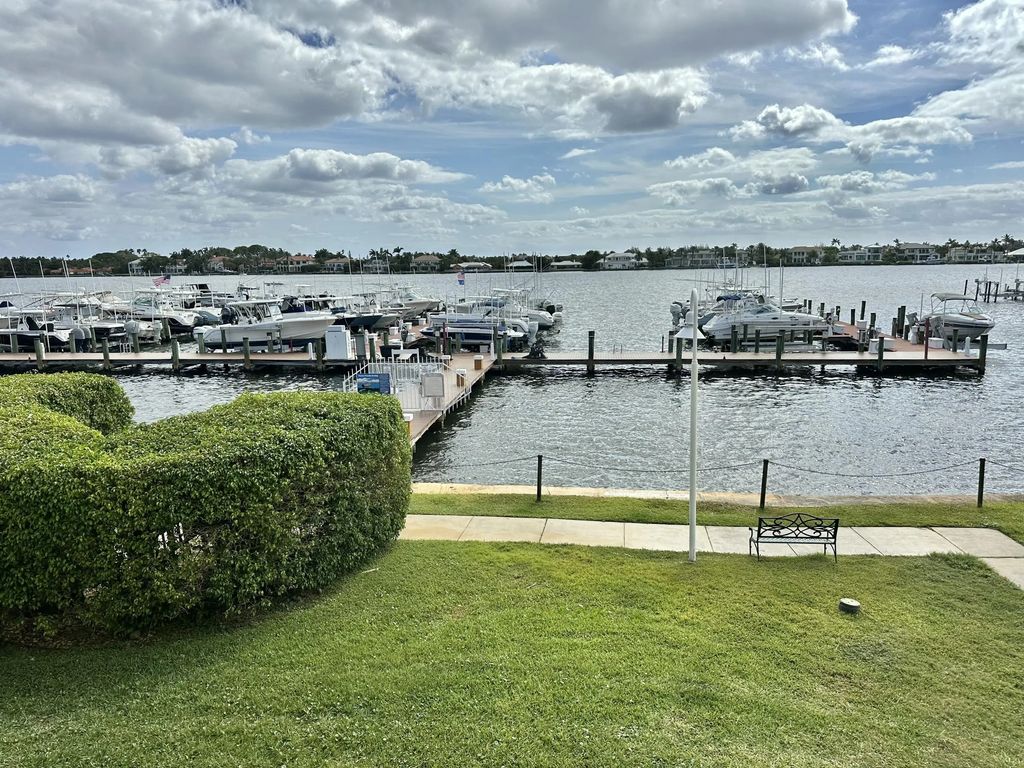 167 Yacht Club Way #204, Hypoluxo