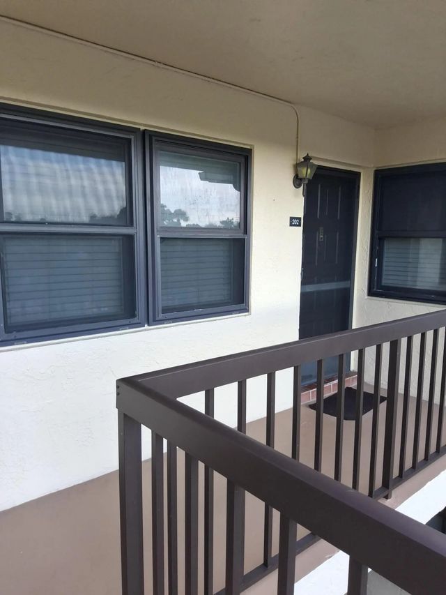 4693 E Lucerne Lakes Boulevard E #202, Lake Worth