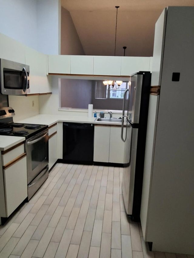 3 of 23 - 4693 E Lucerne Lakes Boulevard E #202, Lake Worth, FL