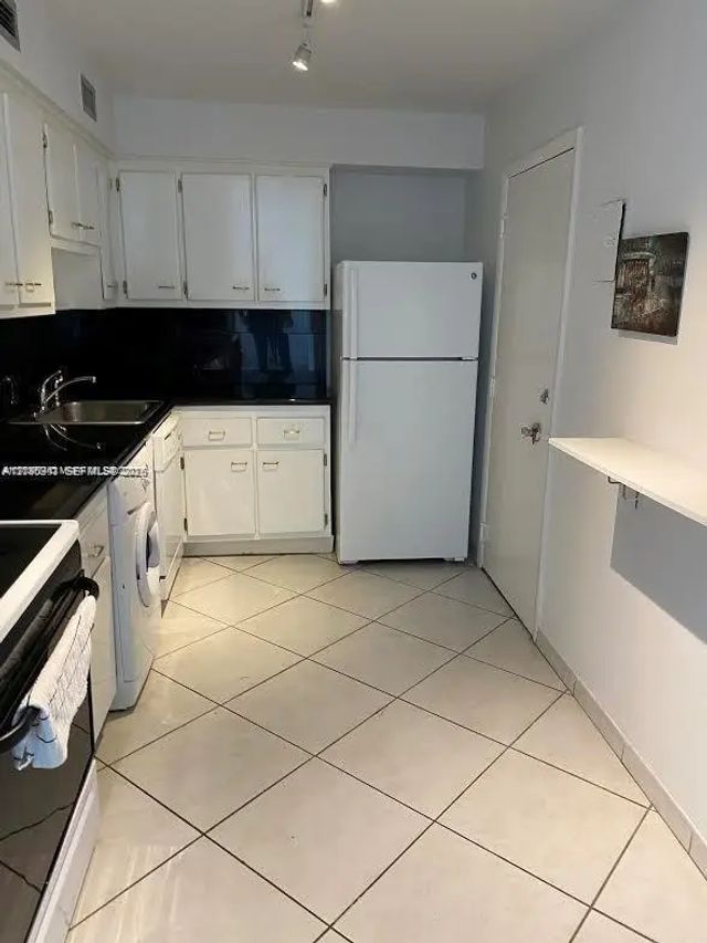 3 of 6 - 6770 Indian Creek Drive #14k, Miami Beach, FL