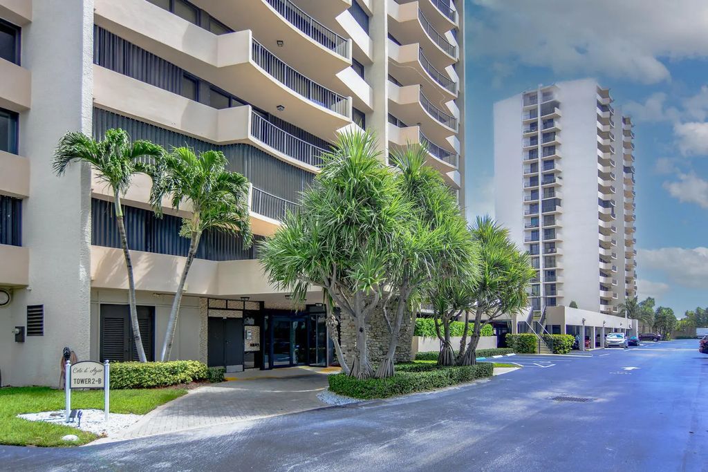 4200 N Ocean Drive #2-605, Singer Island