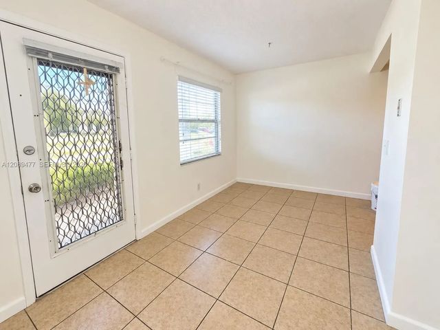 4 of 23 - 300 Sw 134th Way #105e, Pembroke Pines, FL