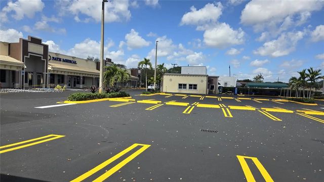 2 of 5 - 17560 Nw 27 Avenue #111, Miami Gardens, FL